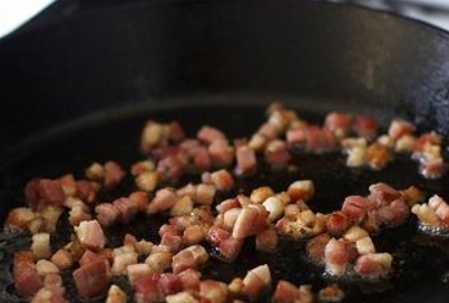 Fried Bacon with Potatoes and Asparagus step 1