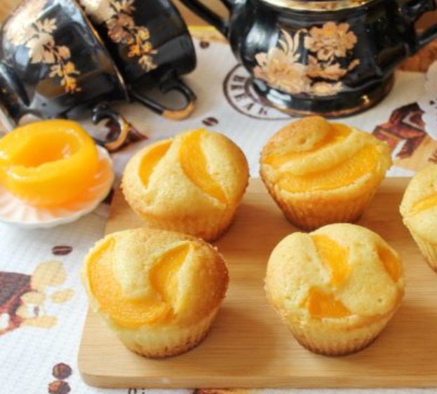 Canned Peach Cupcakes