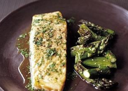 Salmon with Lime and Asparagus