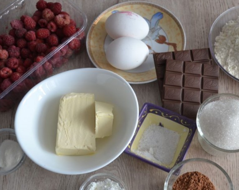 Brownie with Raspberries step 1
