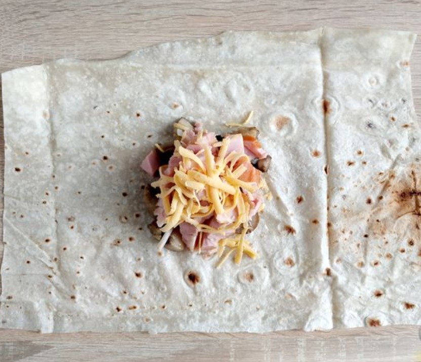 Pita Bread Bags with Cheese, Chicken and Mushrooms step 11