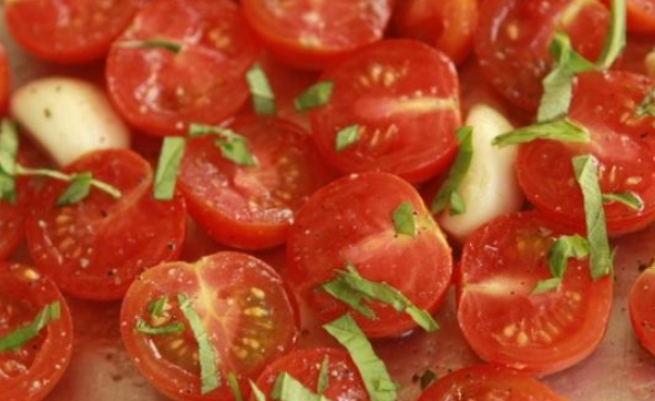 Pasta with Baked Tomatoes and Asparagus step 1
