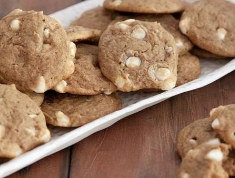 Pumpkin Cookies with White Chocolate