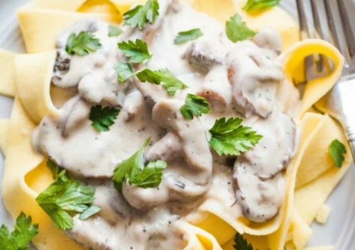 Fettuccine Alfredo with Mushrooms