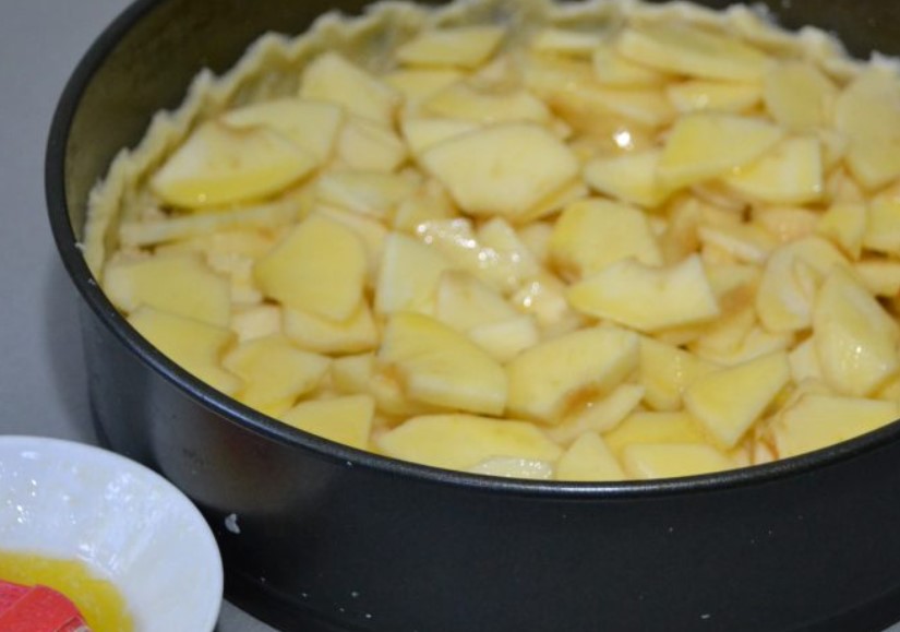 Swiss Apple Pie step 8