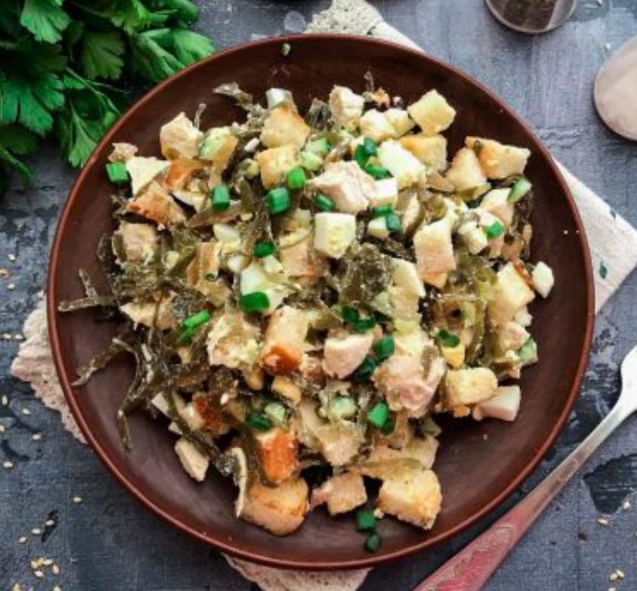 Chicken and Seaweed Salad