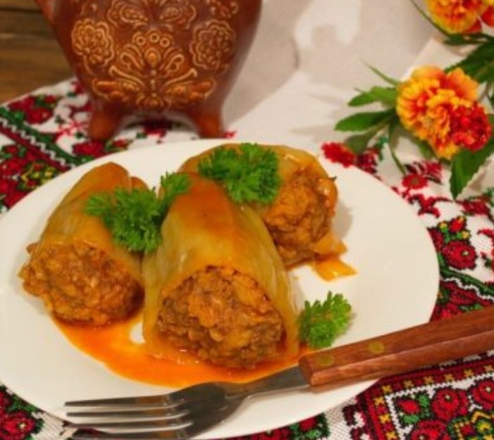 Pepper with Minced Meat and Rice