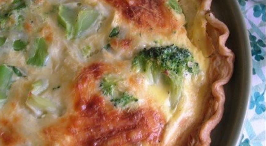 Quiche with Chicken and Broccoli