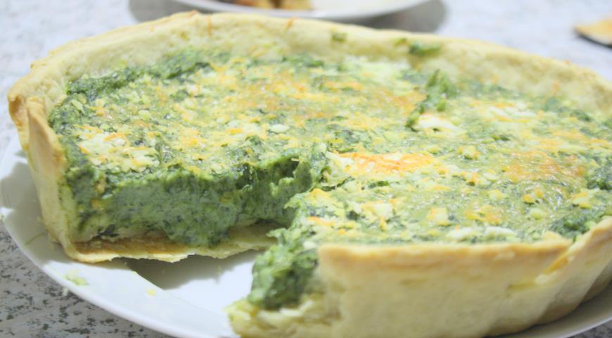 Quiche with Spinach, Potatoes and Cheese