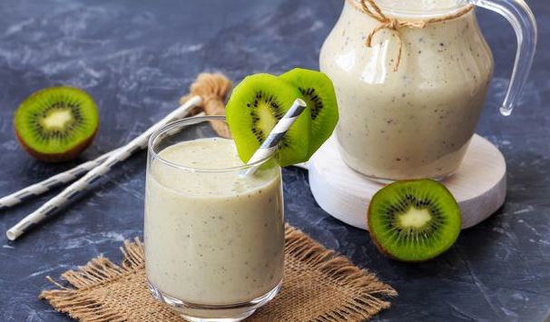 Banana, Kiwi and Kefir Smoothie