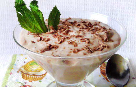 Quick Banana Mousse with Cocoa