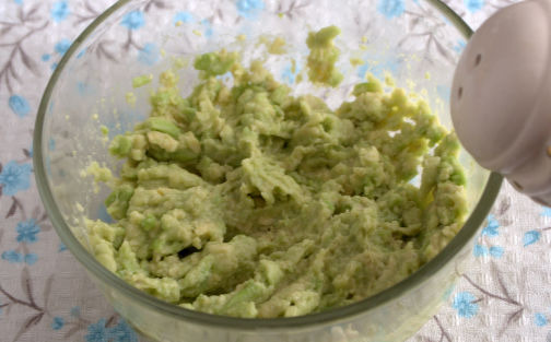 Festive Avocado and Cucumber Snack step 4