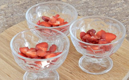 Creamy Jelly with Strawberries step 6