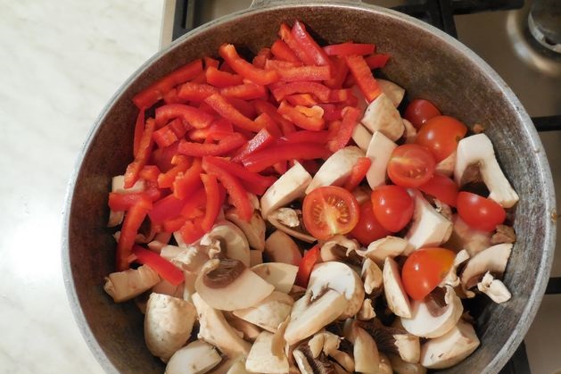 Pork Stewed in Cream with Mushrooms and Vegetables step 6