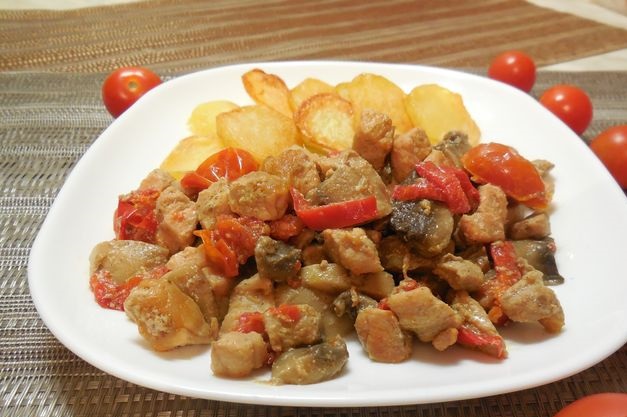 Pork Stewed in Cream with Mushrooms and Vegetables