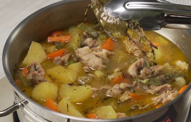 Chicken Stewed with Vegetables, Peas and Green Beans step 12