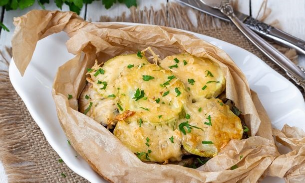 Baked Meat with Zucchini and Eggplant (in Parchment)