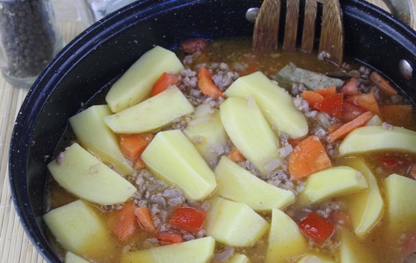 Stewed Potatoes with Minced Meat step 12