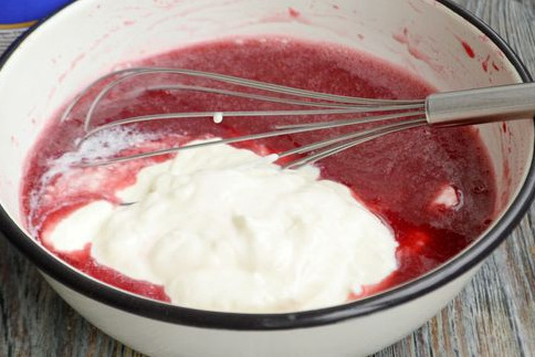 Sour Cream Jelly with Raspberries step 7