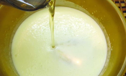 Sour Cream Jelly Cake with Apricots step 9