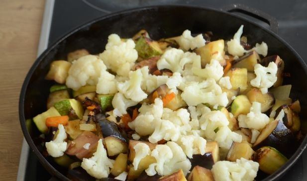 Vegetable Stew with Eggplant, Zucchini and Cauliflower step 9