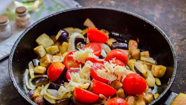 Chicken Fillet Stewed with Eggplant and Tomatoes step 6