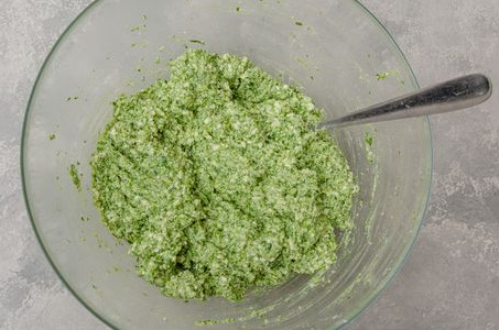 Dumplings with Spinach, Cottage Cheese and Pickled Cheese step 8