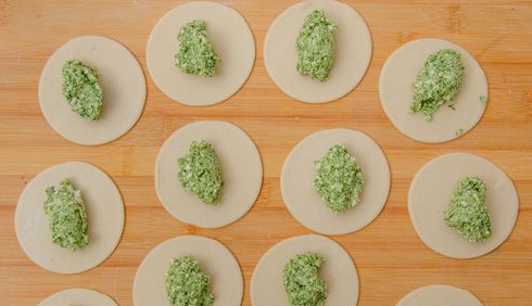 Dumplings with Spinach, Cottage Cheese and Pickled Cheese step 11