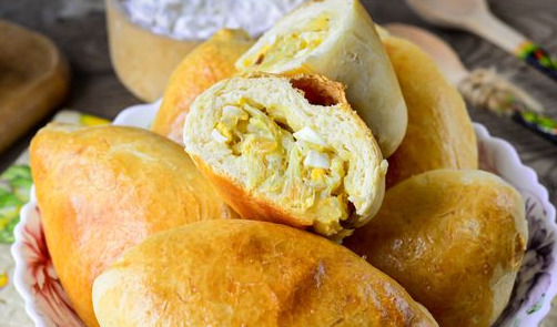 Yeast Pies with Chinese Cabbage, Rice and Eggs