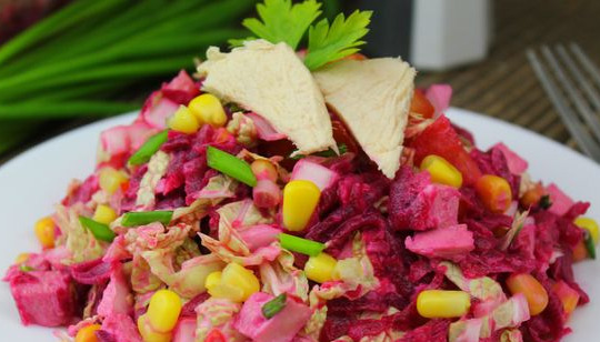 Peking Cabbage, Chicken, Beetroot, Tomato and Corn Salad
