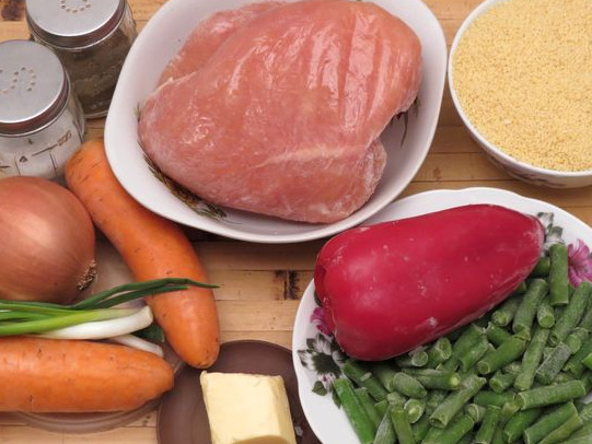 Couscous with Chicken, Vegetables and Green Beans (in a Pan) step 1