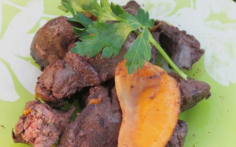 Spicy Chicken Liver with Tangerines, Onions and Soy Sauce (in a Pan)
