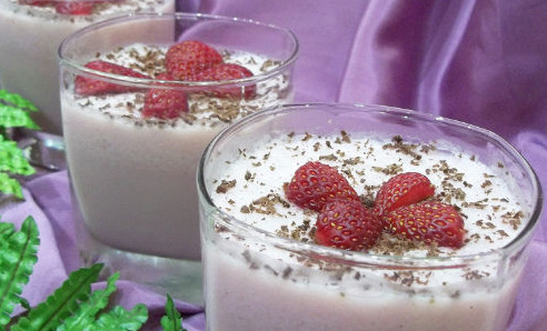 Milk Jelly with Strawberries and Ice Cream