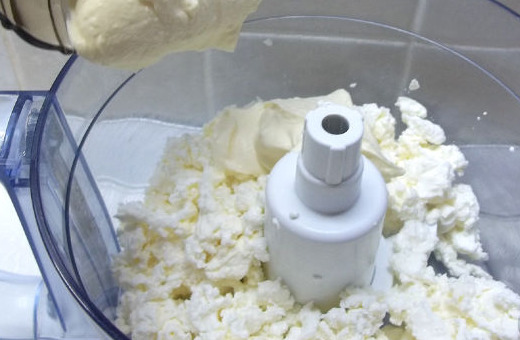 Cottage Cheese-Apricot Jelly step 1