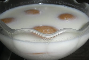 Milk Jelly with Apricots