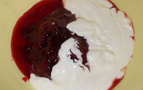 Sour Cream Jelly Cake with Strawberry Jam step 2