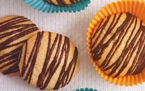Macaroons with Orange Peel