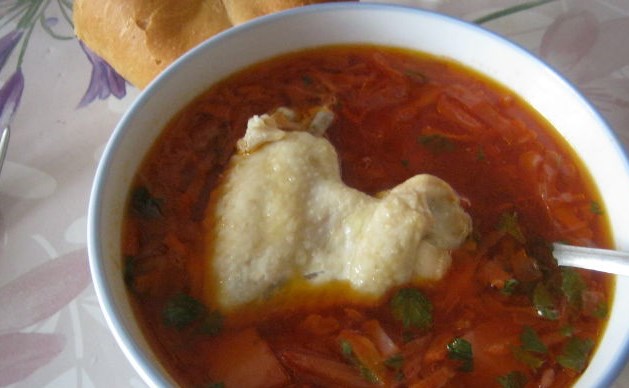 Borscht with Chicken and White Cabbage