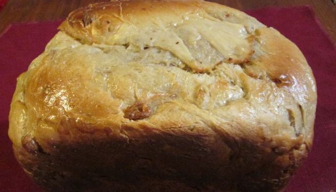 Bread with Lemon and Walnuts