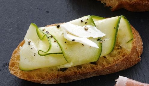 Bruschetta with Zucchini and Cheese