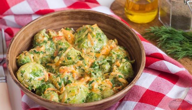 Brussels Sprouts in Sour Cream
