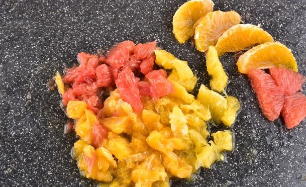 Citrus Smoothie Bowl with Banana and Oat Flakes step 1