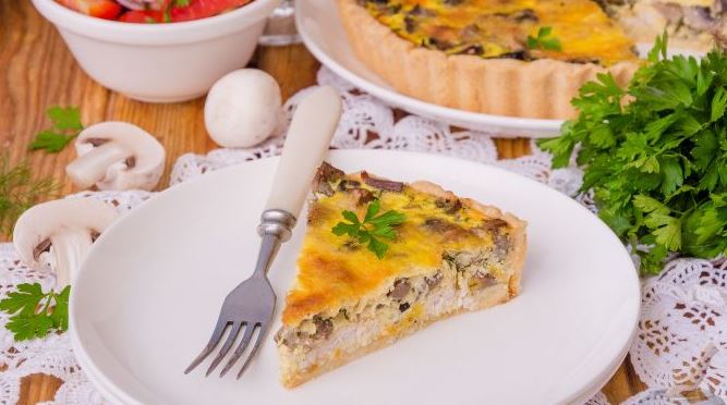 Classic Quiche with Chicken and Mushrooms step 8