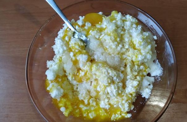 Cottage Cheese Casserole with Tangerines (no Flour) step 1