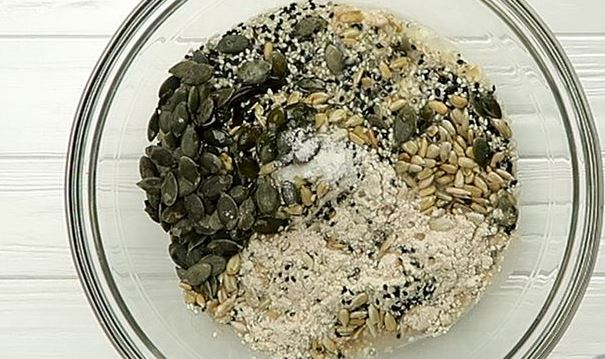 Crispy Multi-Grain Crispbreads step 1