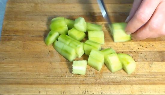 Cucumber Smoothie with Avocado and Spinach step 1