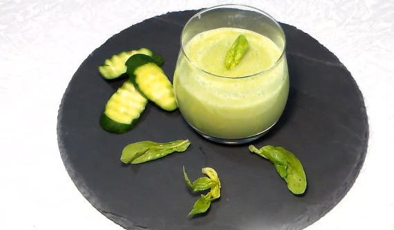 Cucumber Smoothie with Avocado and Spinach step 4