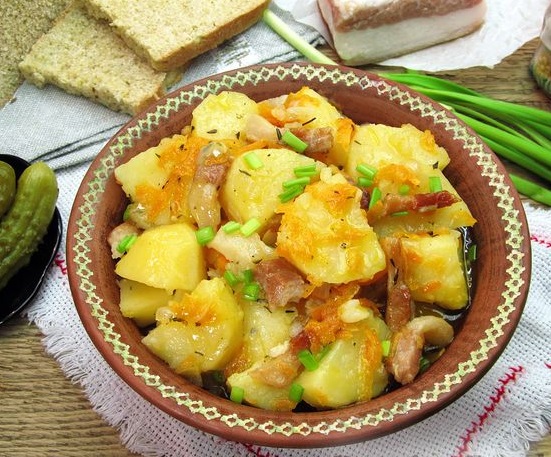 Stewed Potatoes with Bacon