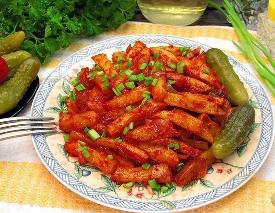Fried Potatoes with Tomato Paste