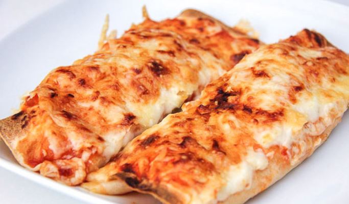 Enchilada with Chicken and Salsa Sauce